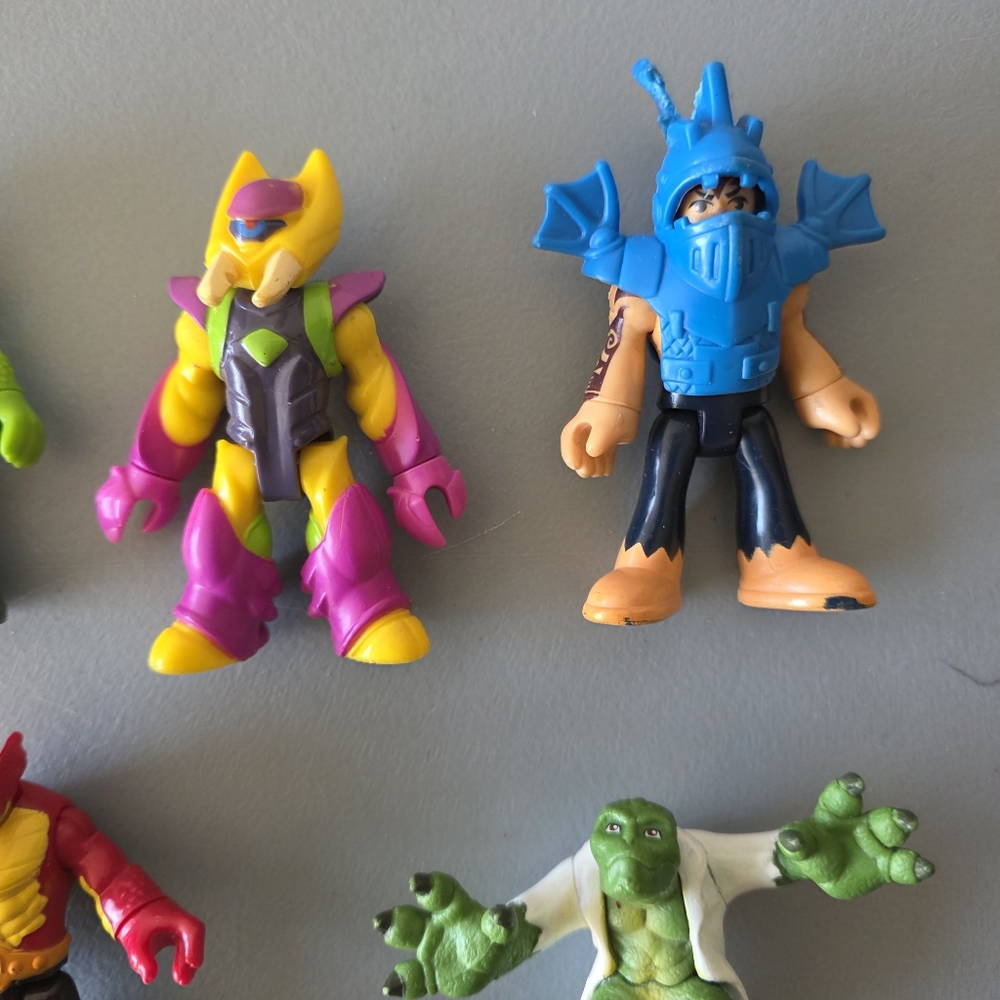 Imaginext/Hero Squad Fisher-Price/Hasbro Mixed Lot of 5 - Castle, Space, Marvel - Picture 2 of 5